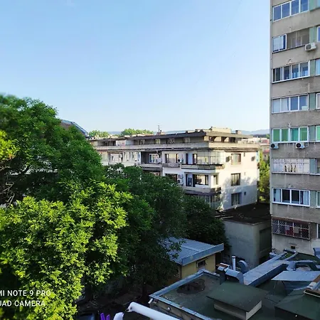 Above Varchev Apartament Warna